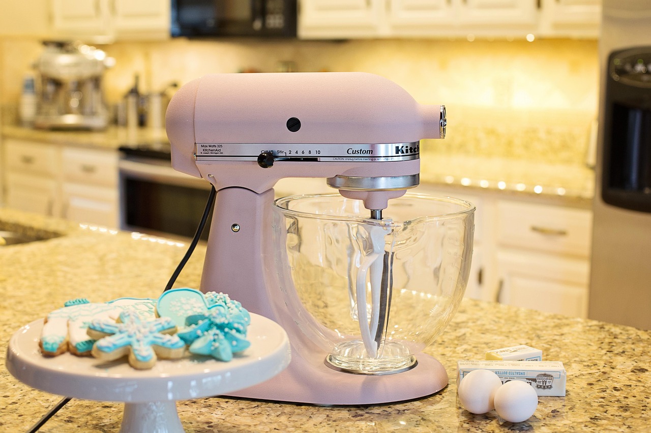 Stand mixer for baking