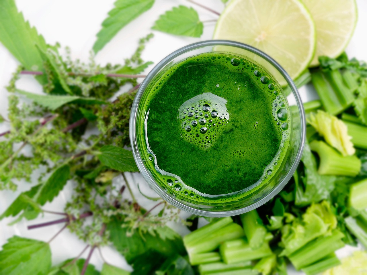 Green smoothie in high speed blender