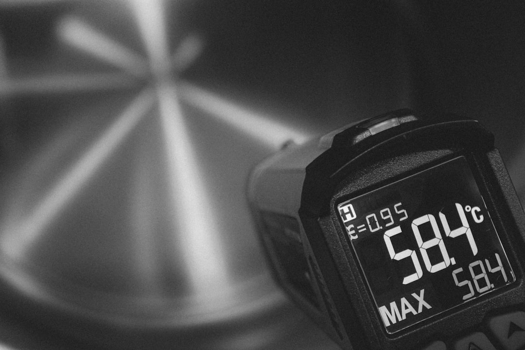 Digital screen pressure cooker display