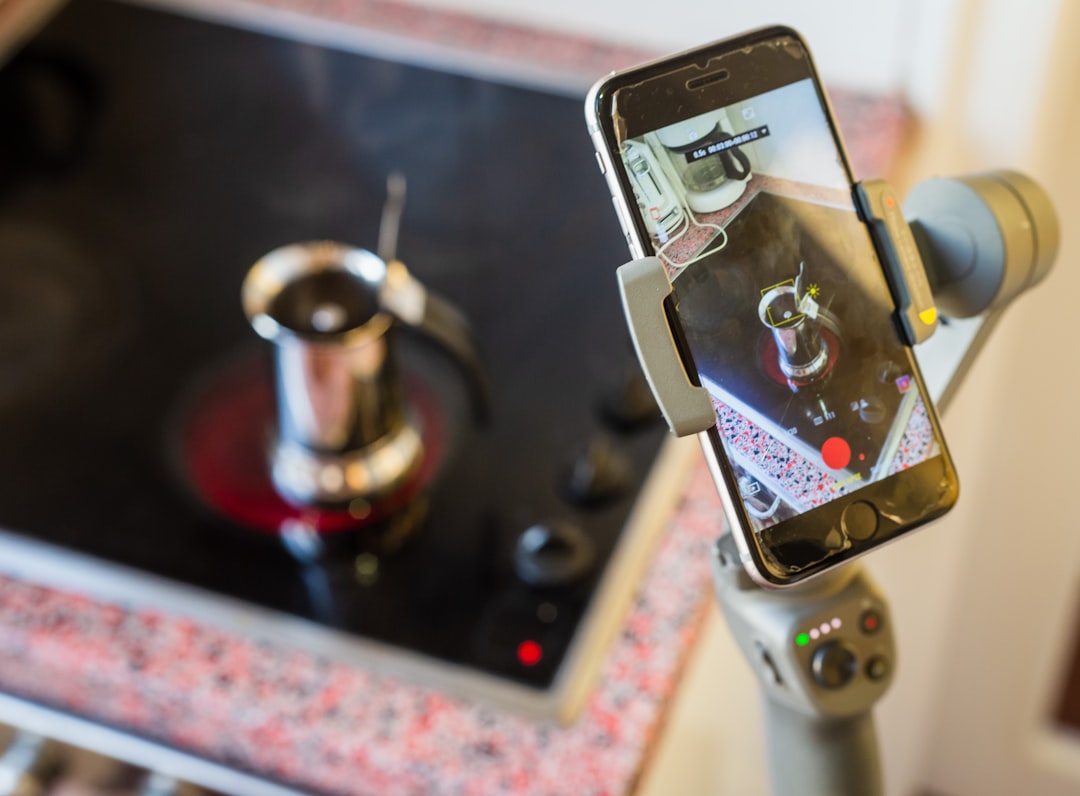 Smartphone app controlling air fryer