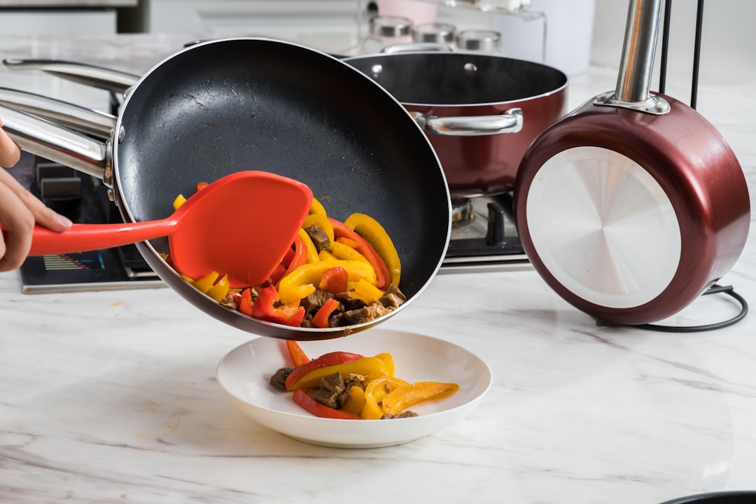 Stackable cooking pans