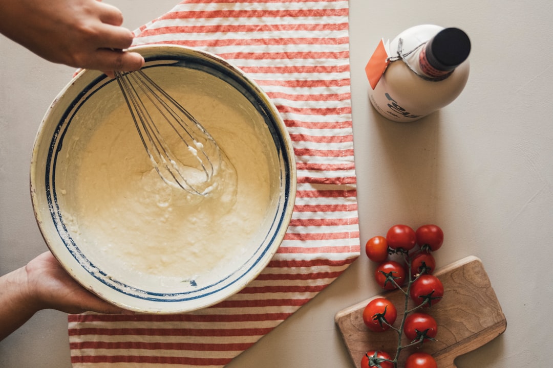 Kitchen mixing bowl with custard base