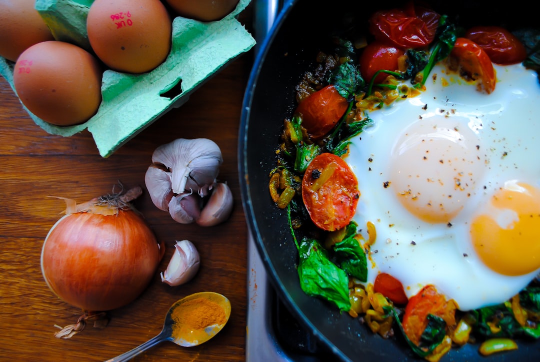 Cooking eggs in non-stick pan