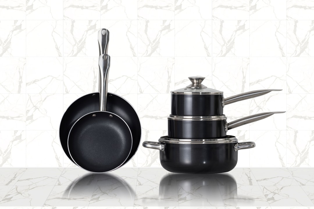 Stackable cookware set with pots and pans