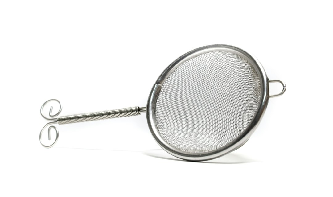 Fine mesh kitchen strainer